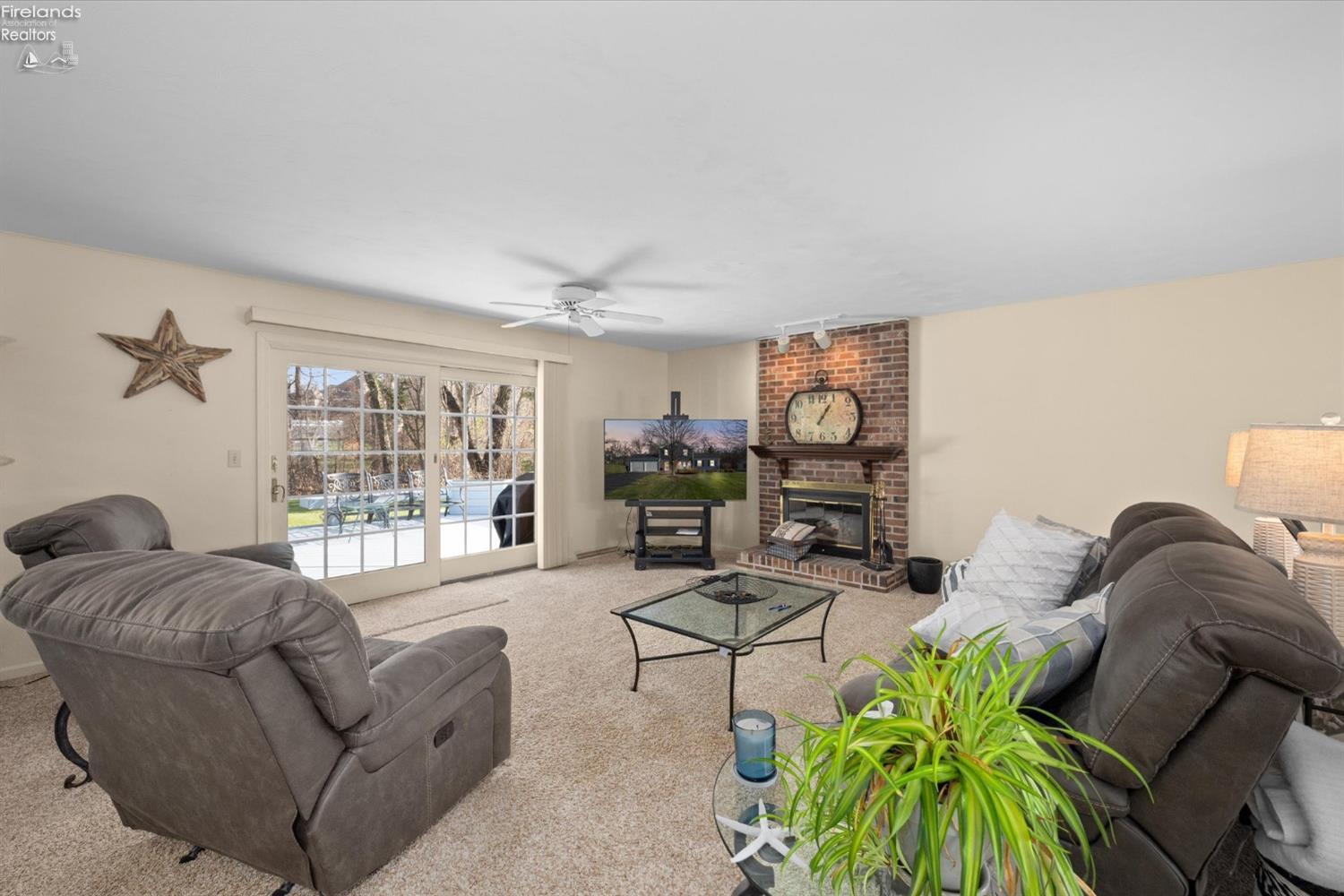 2173 N Carriage Lane