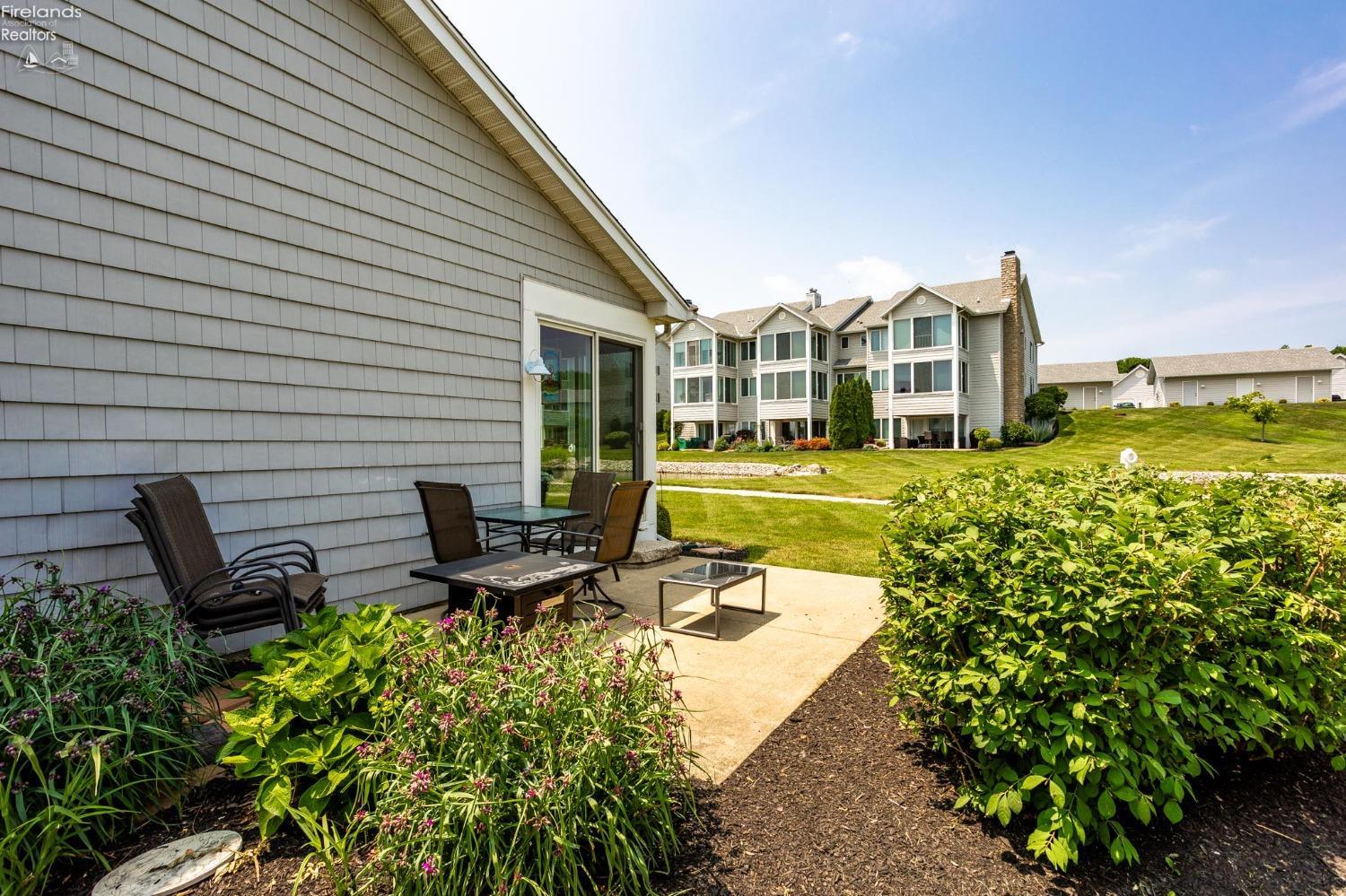 10654 E Bayshore Road 82