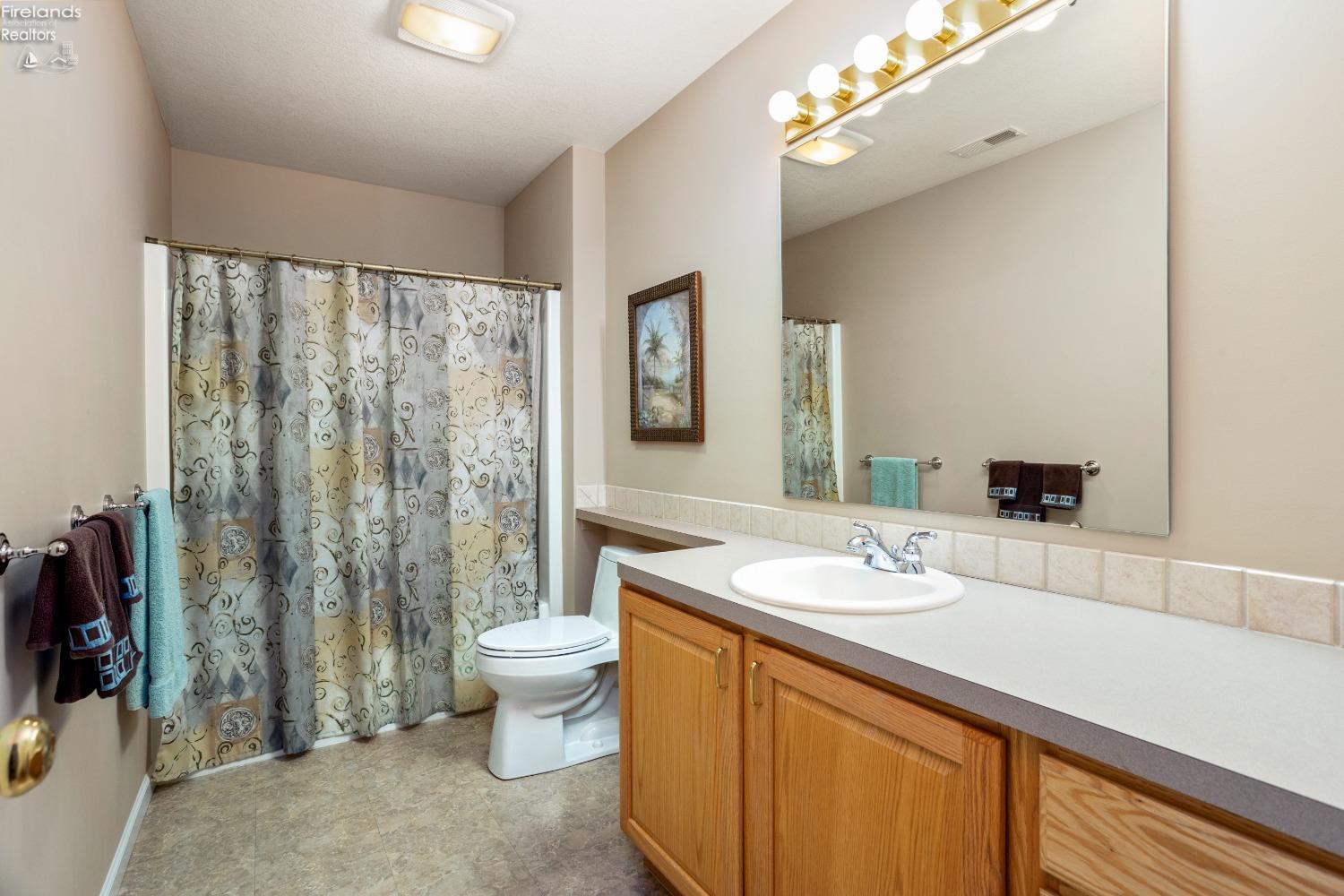 10654 E Bayshore Road 82
