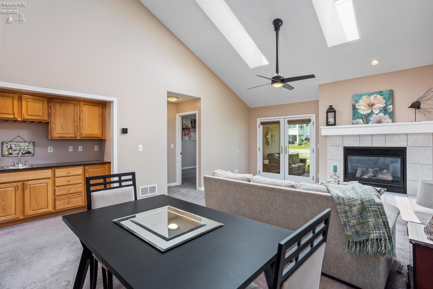 10654 E Bayshore Road 82