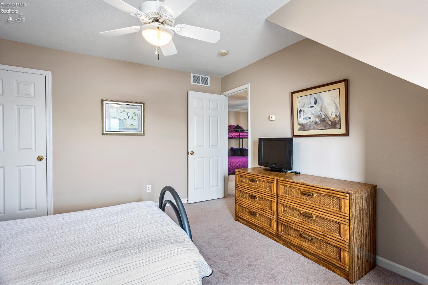 10654 E Bayshore Road 82