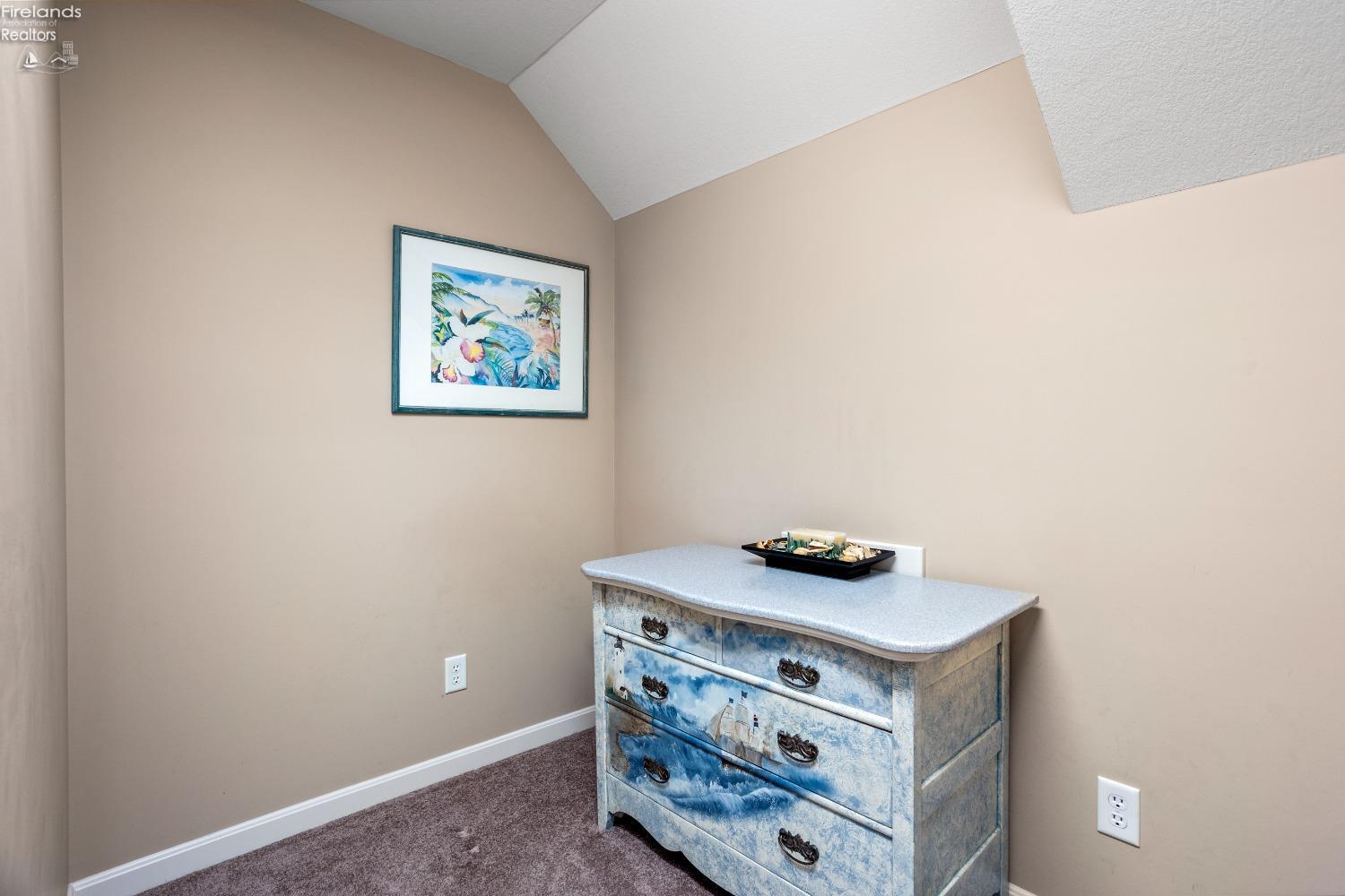 10654 E Bayshore Road 82