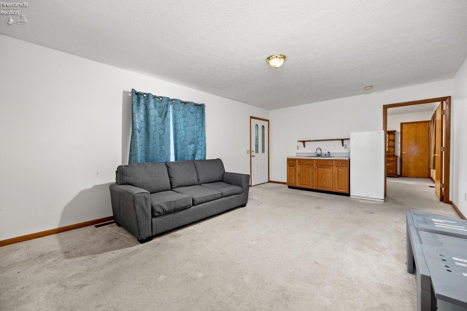 11651 Robson