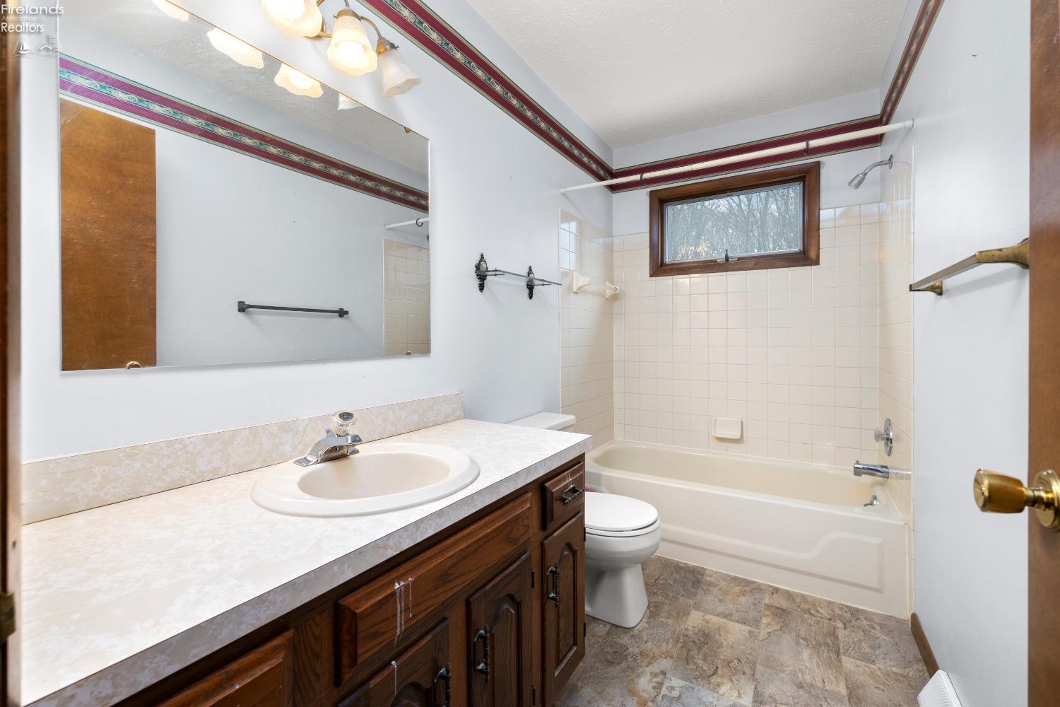11651 Robson