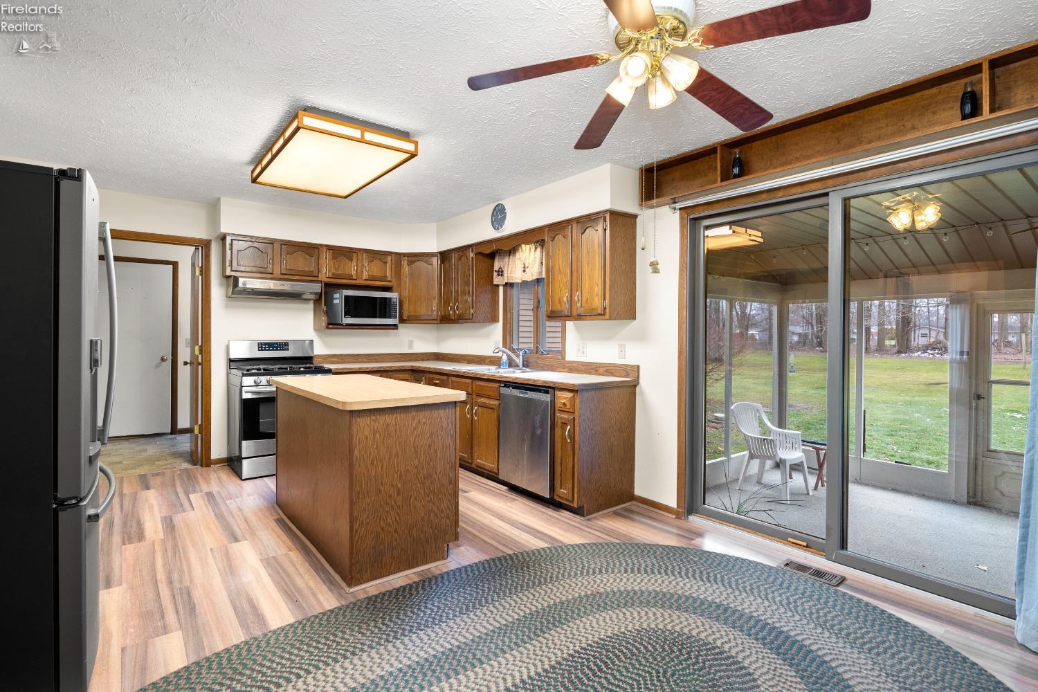 11651 Robson