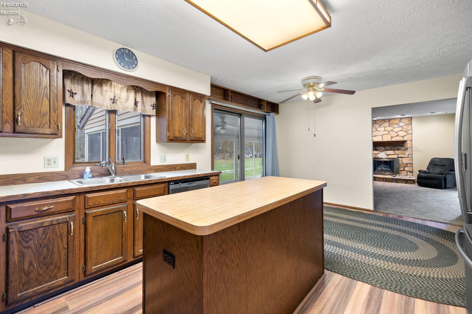 11651 Robson