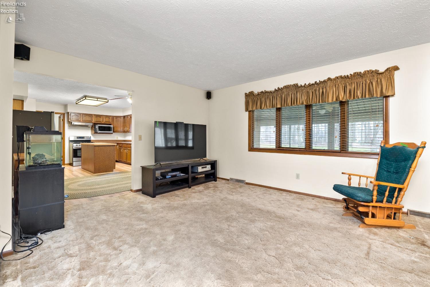 11651 Robson
