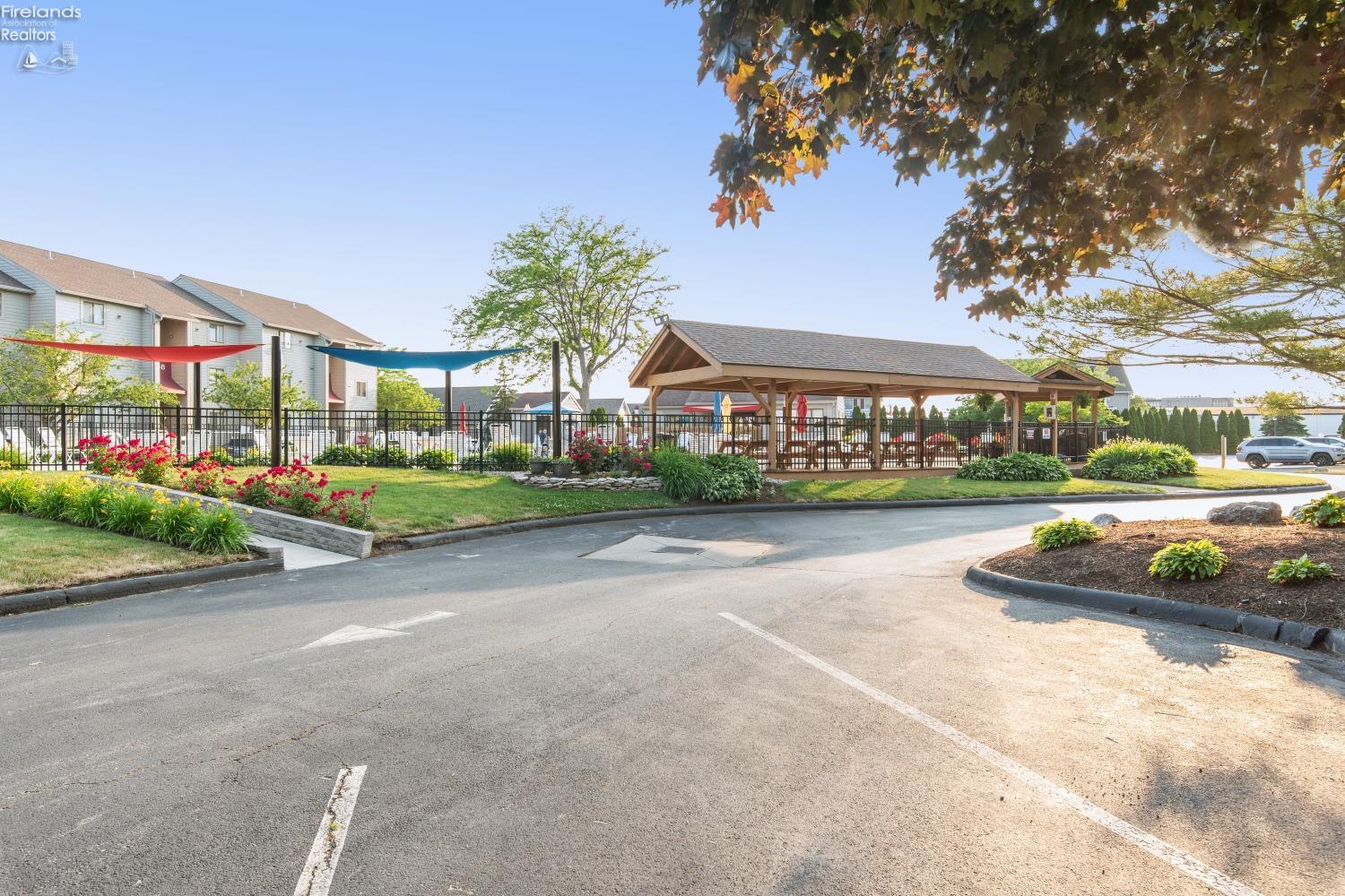 503 W Lakeshore Drive B2