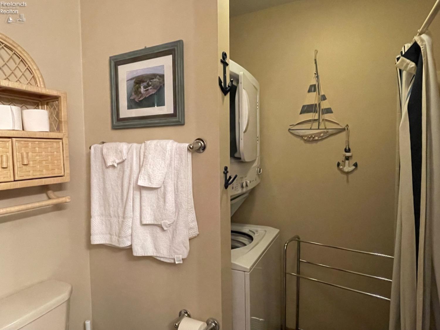 503 W Lakeshore Drive B2