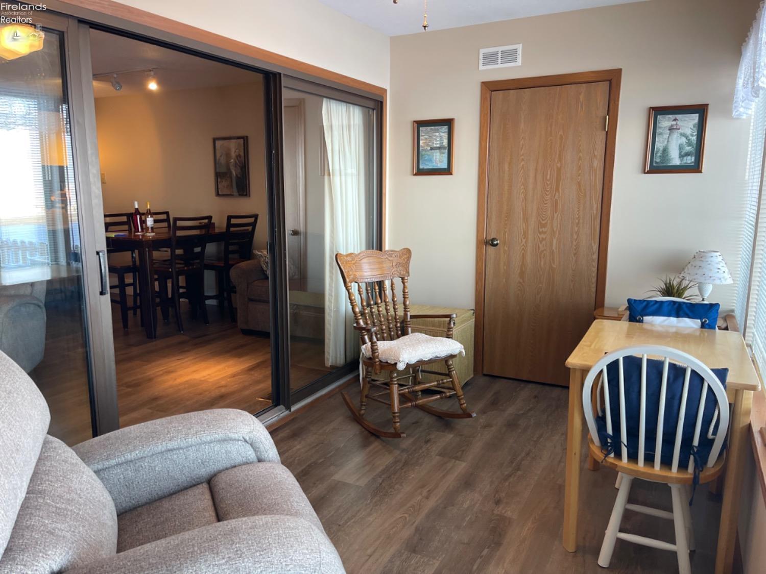 503 W Lakeshore Drive B2