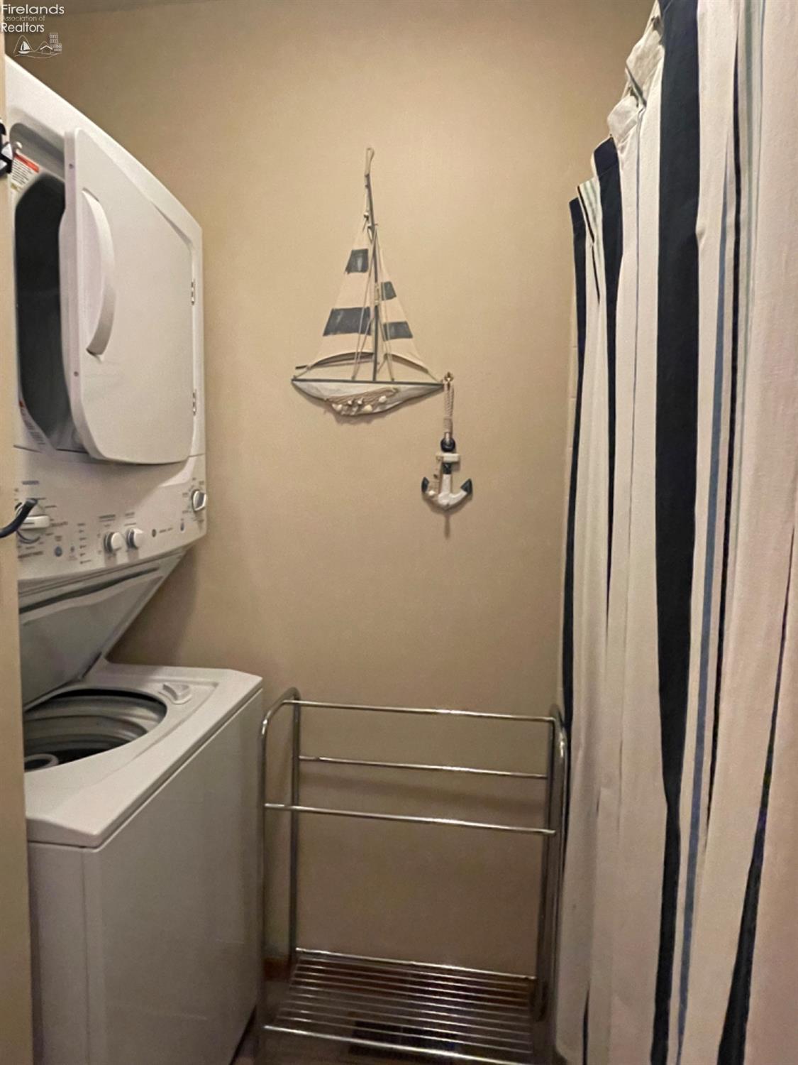 503 W Lakeshore Drive B2