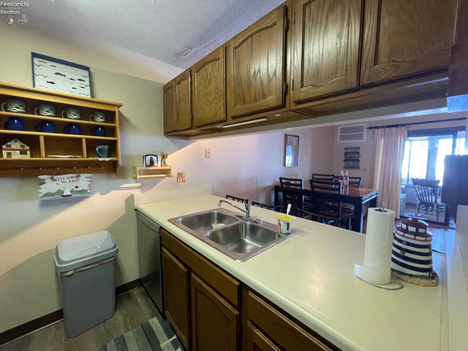 503 W Lakeshore Drive B2