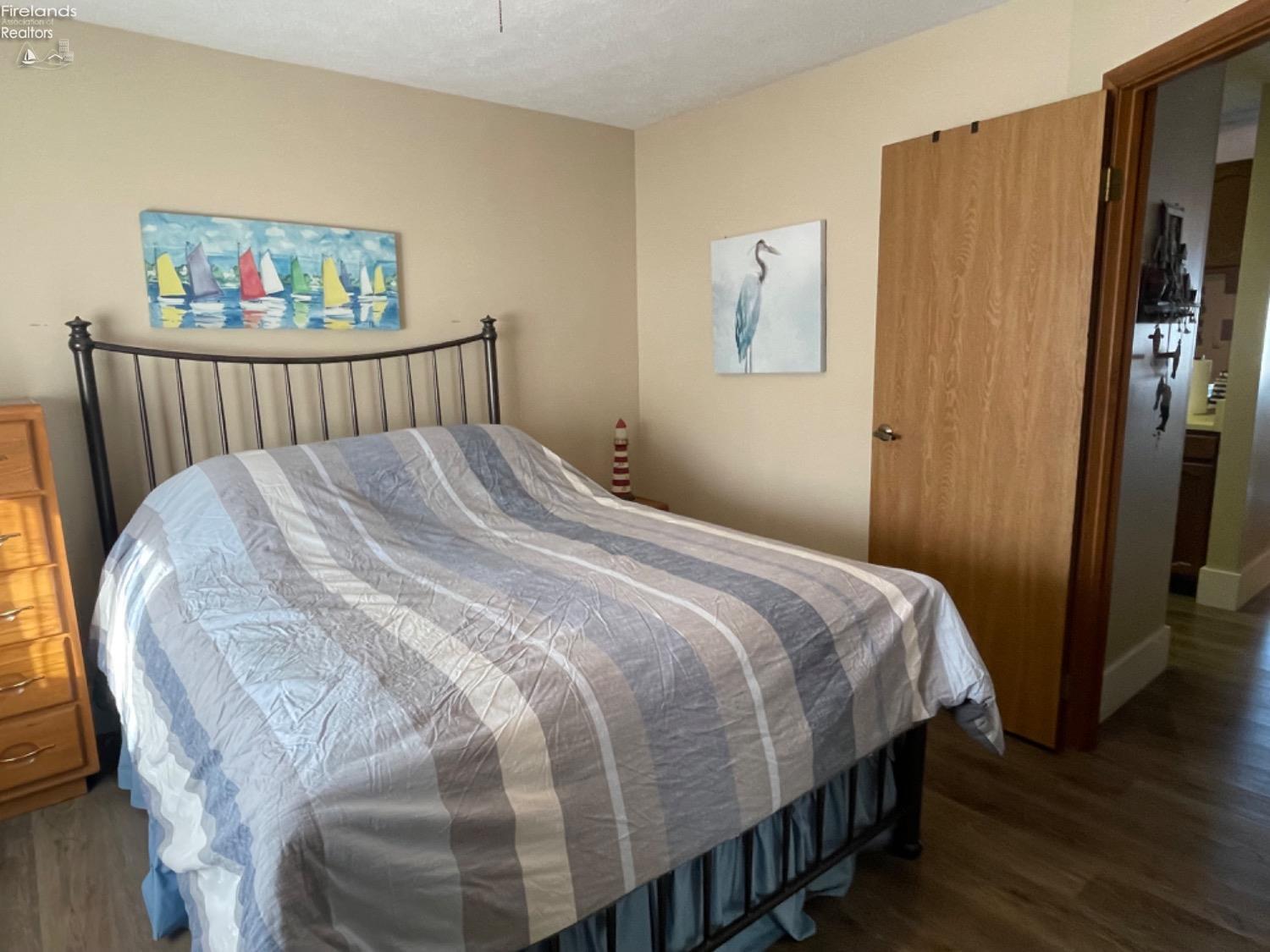 503 W Lakeshore Drive B2