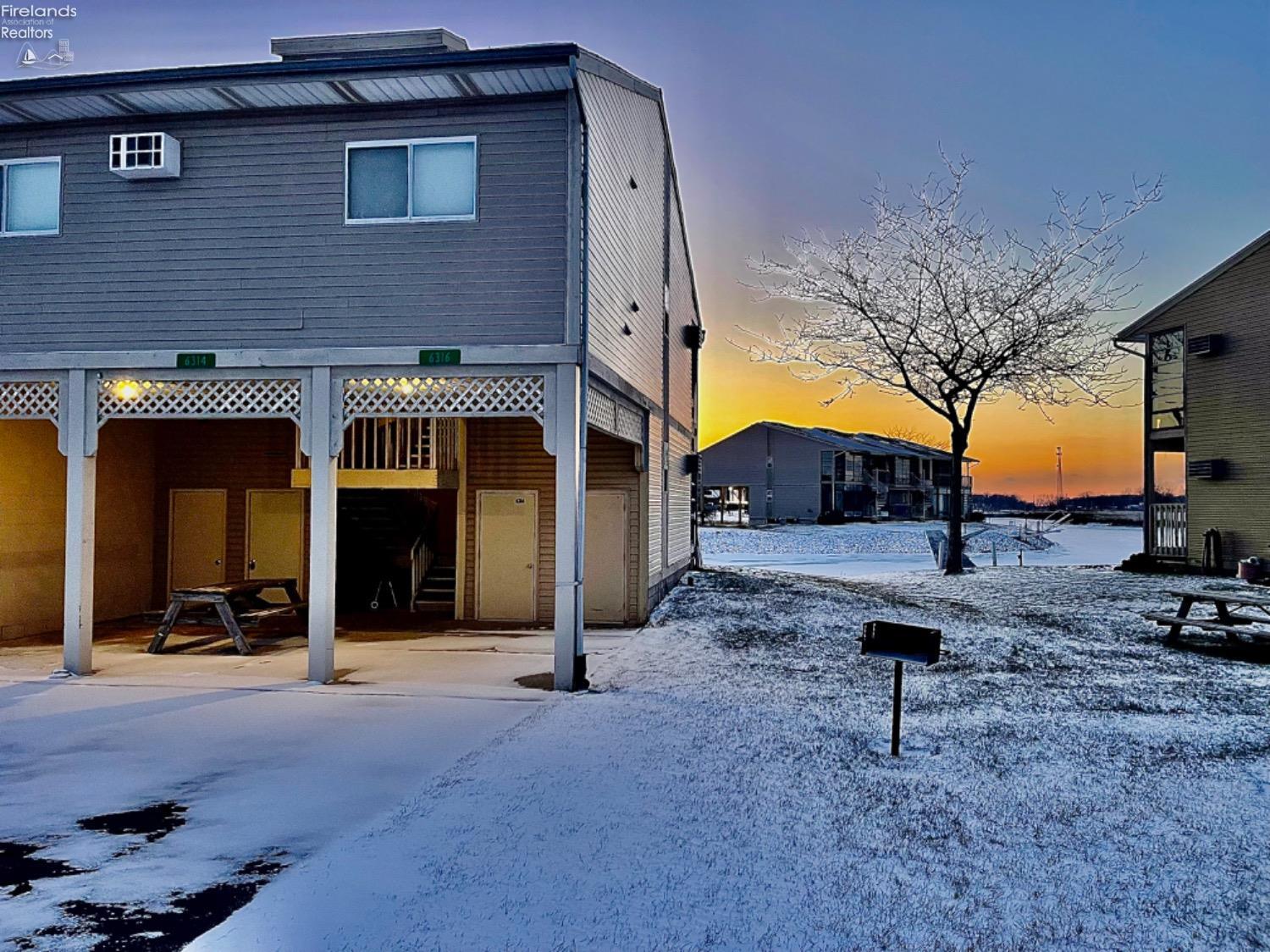 6316 N Harris Harbor Road