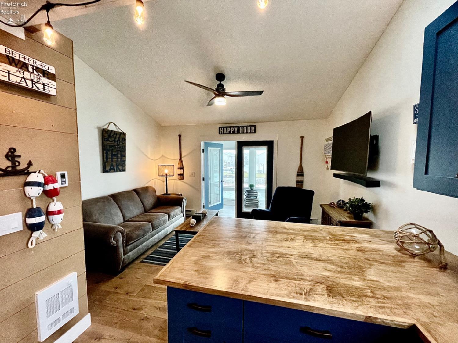 6316 N Harris Harbor Road