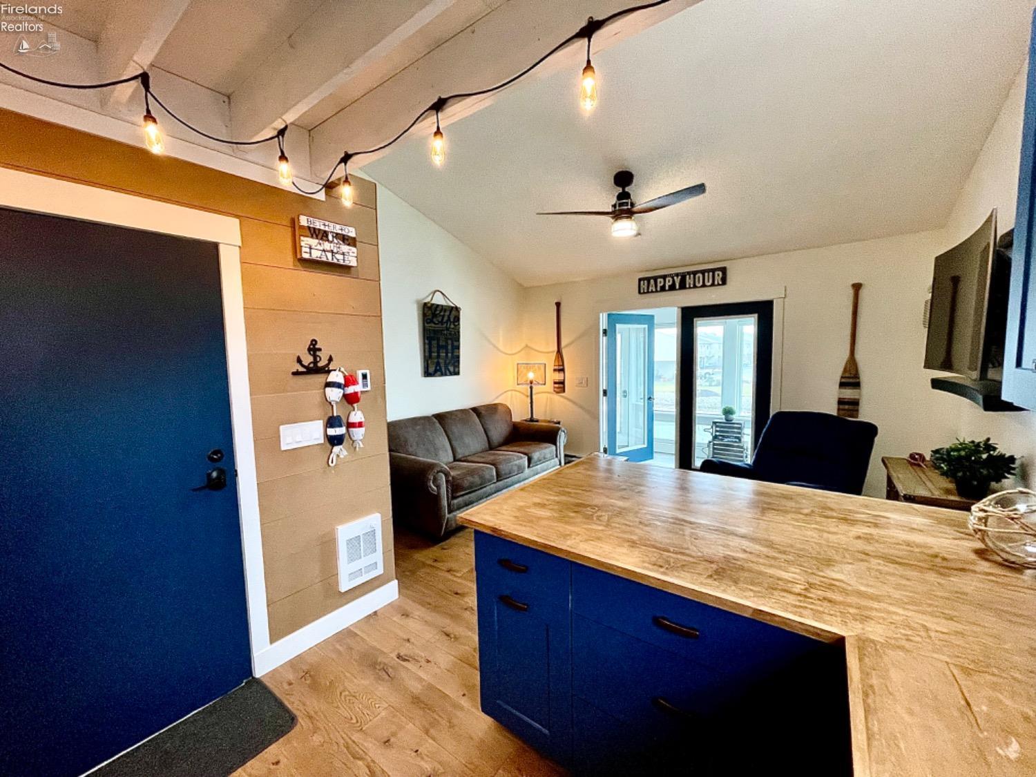 6316 N Harris Harbor Road