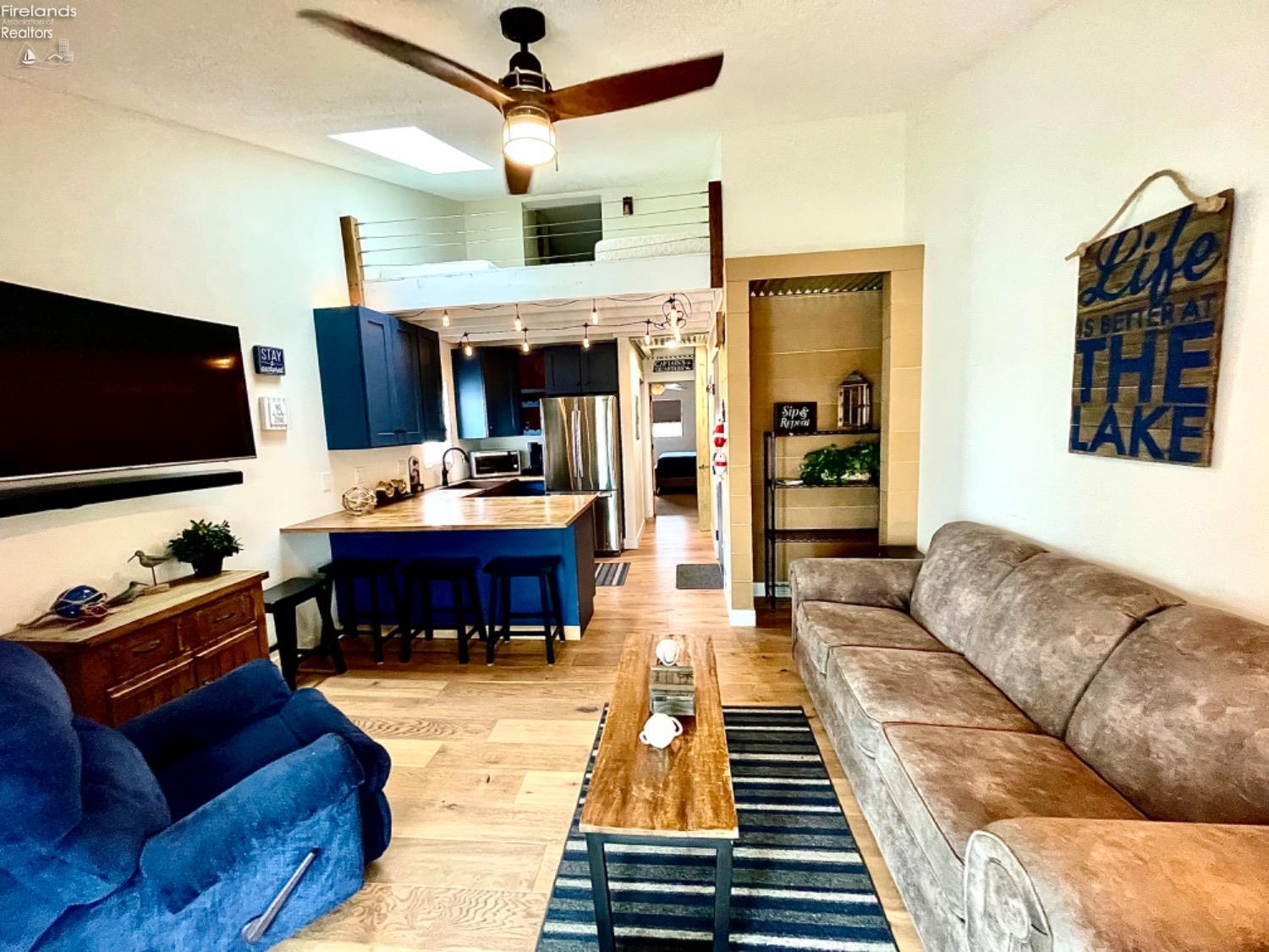 6316 N Harris Harbor Road