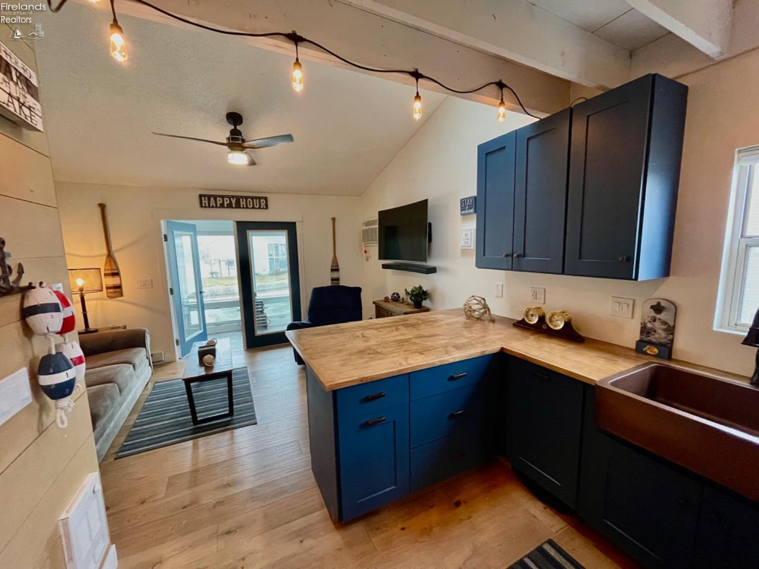 6316 N Harris Harbor Road