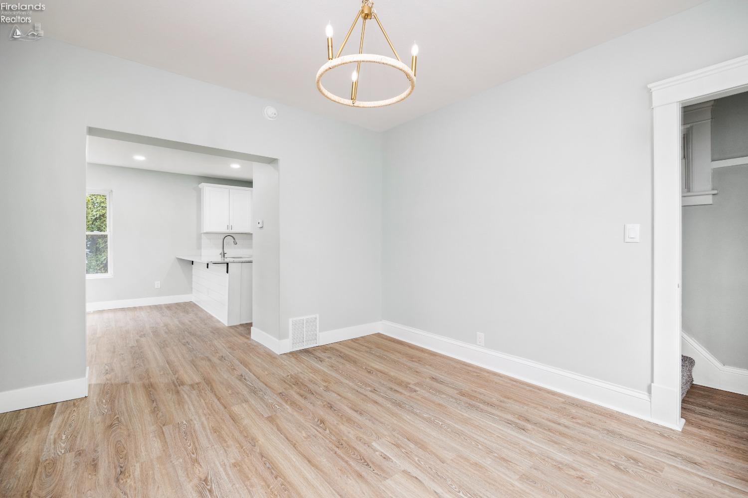 605 Union Place