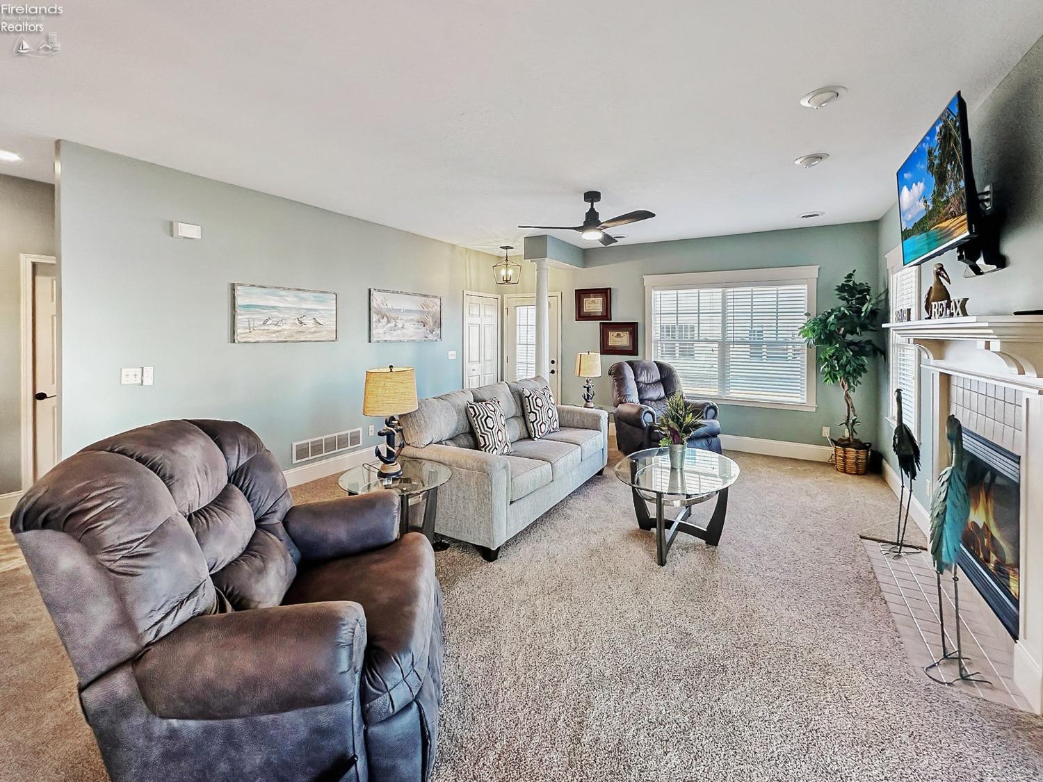 5271 North Point Drive