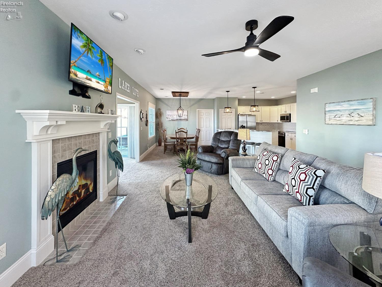 5271 North Point Drive