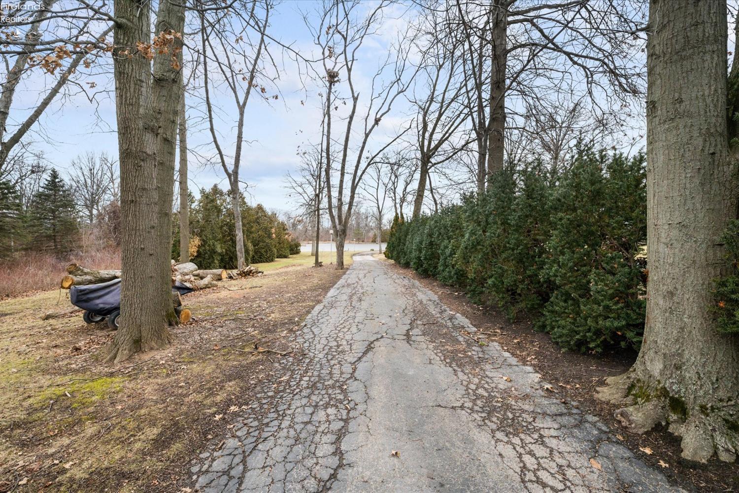 4615 E Muggy Road