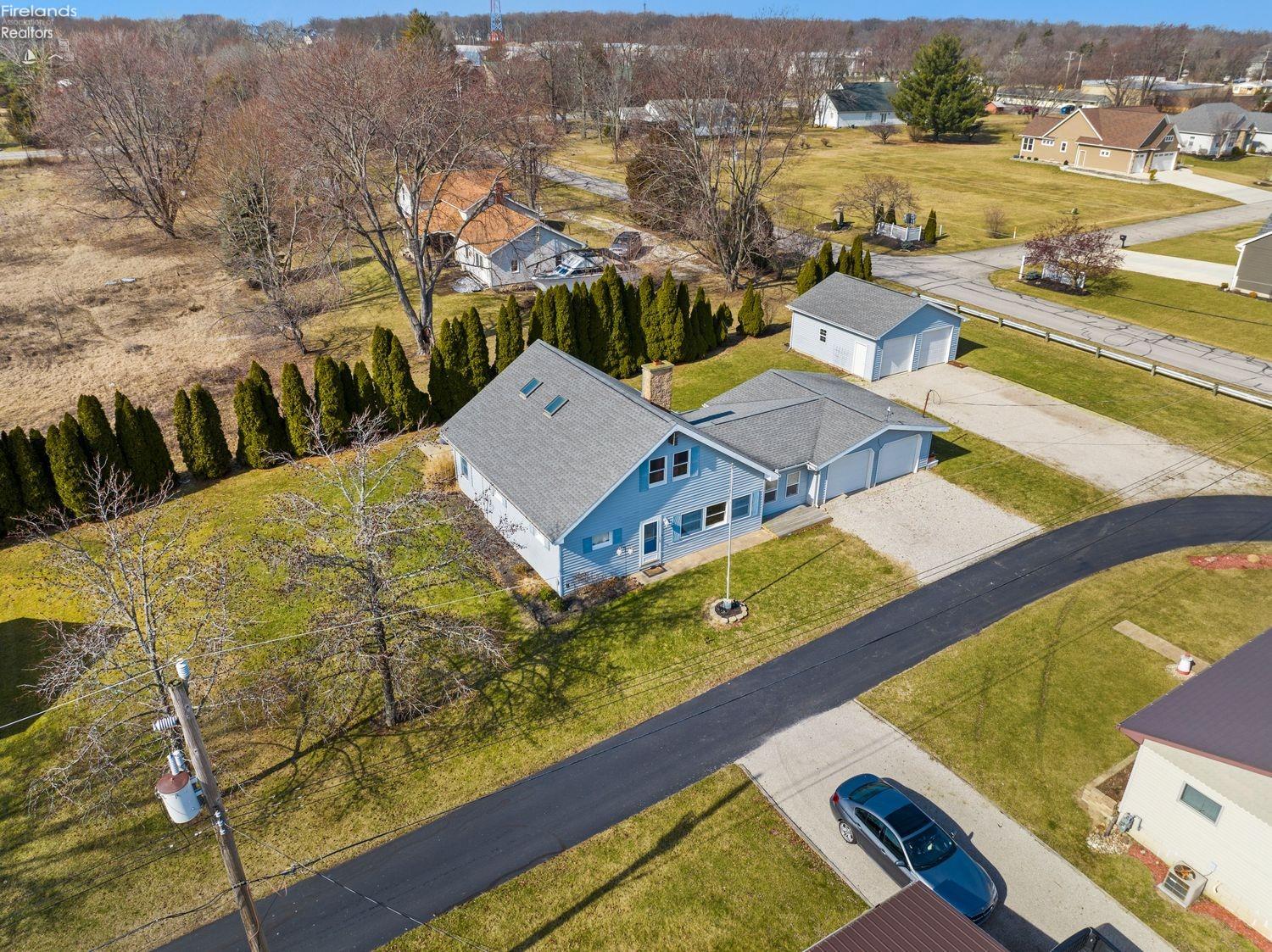 2976 N Chickadee Drive