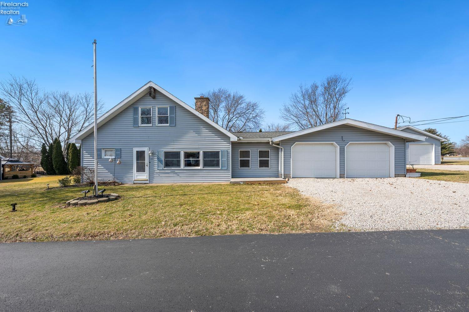 2976 N Chickadee Drive