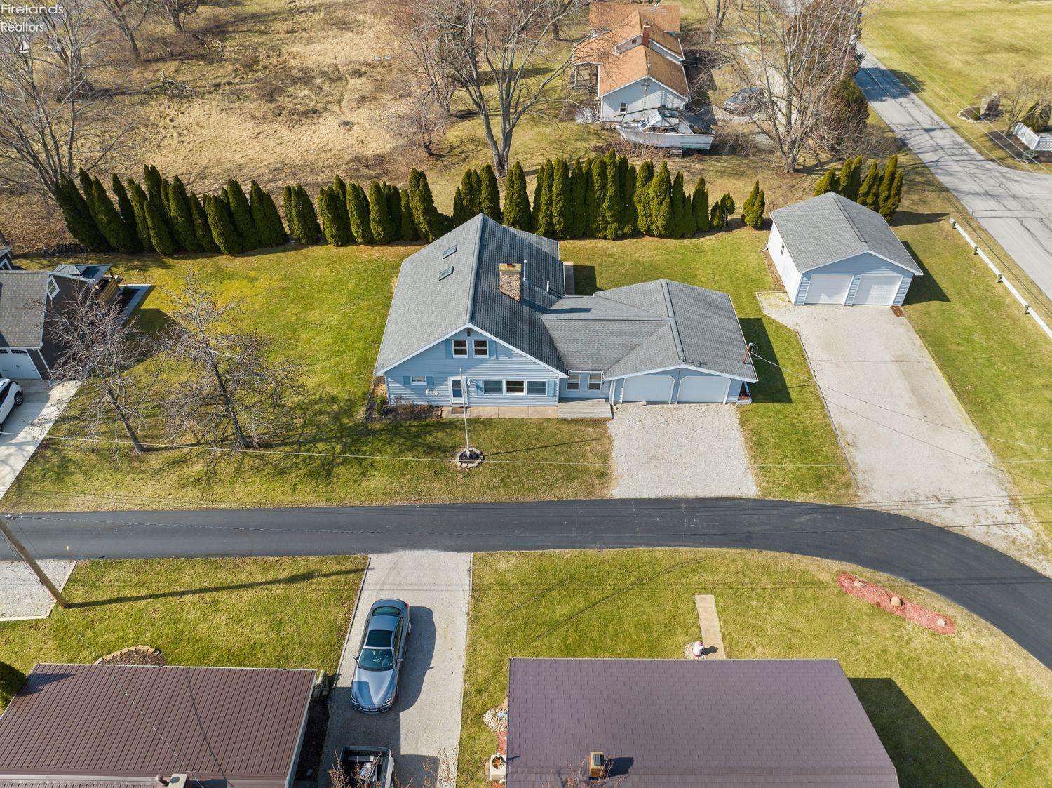 2976 N Chickadee Drive