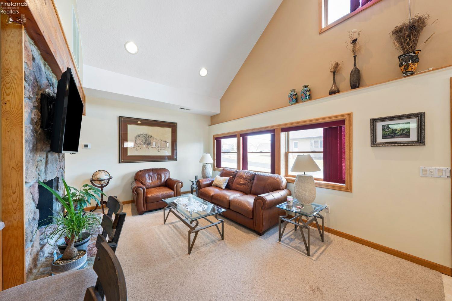 2976 N Chickadee Drive