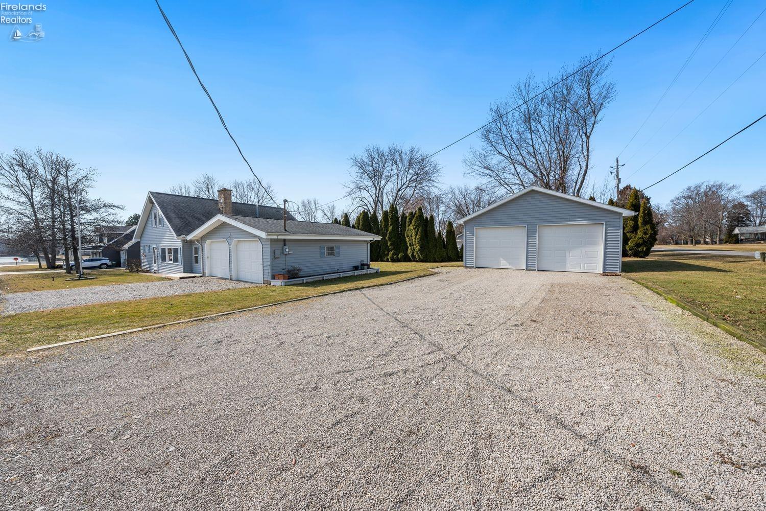 2976 N Chickadee Drive