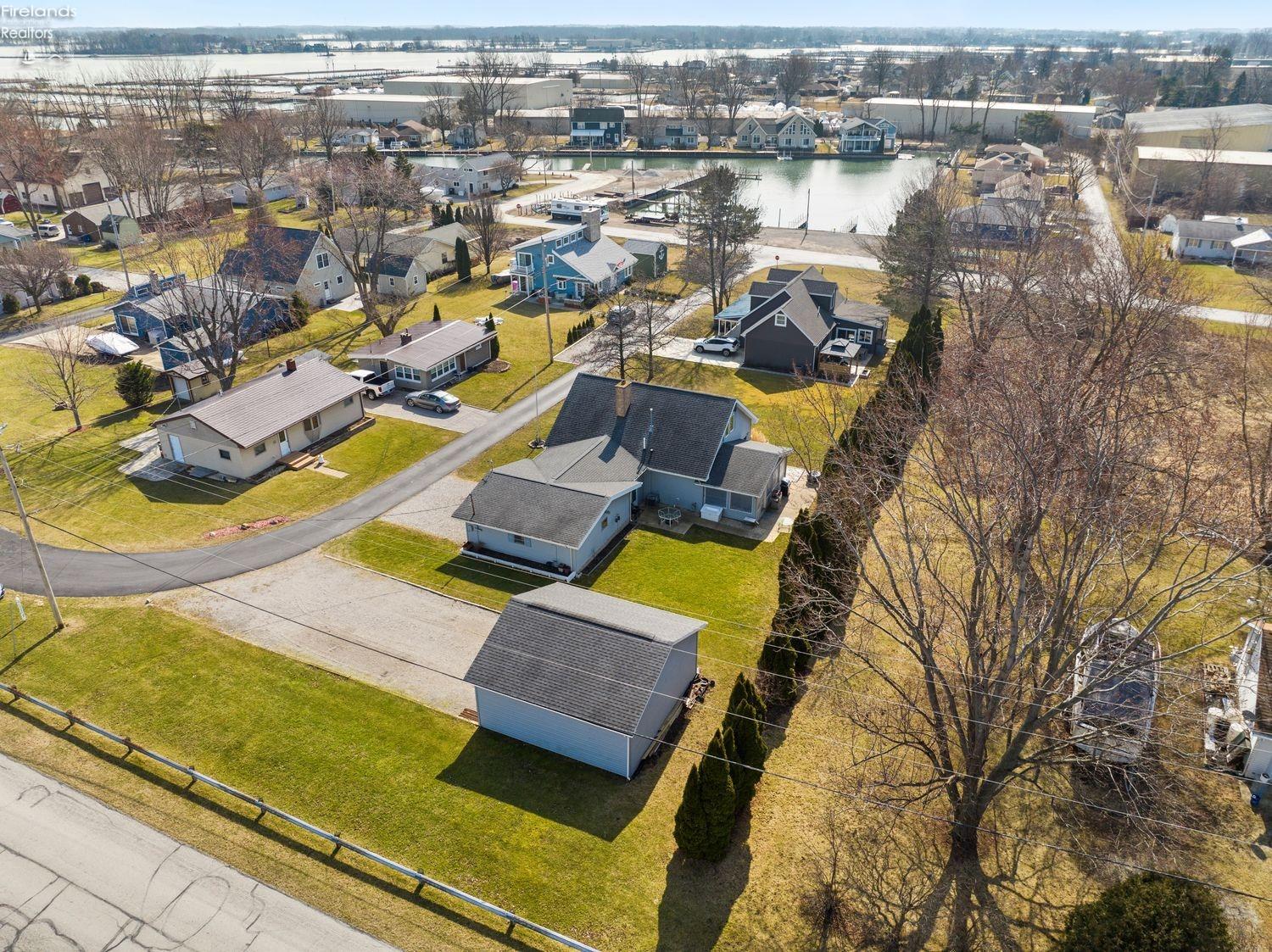 2976 N Chickadee Drive