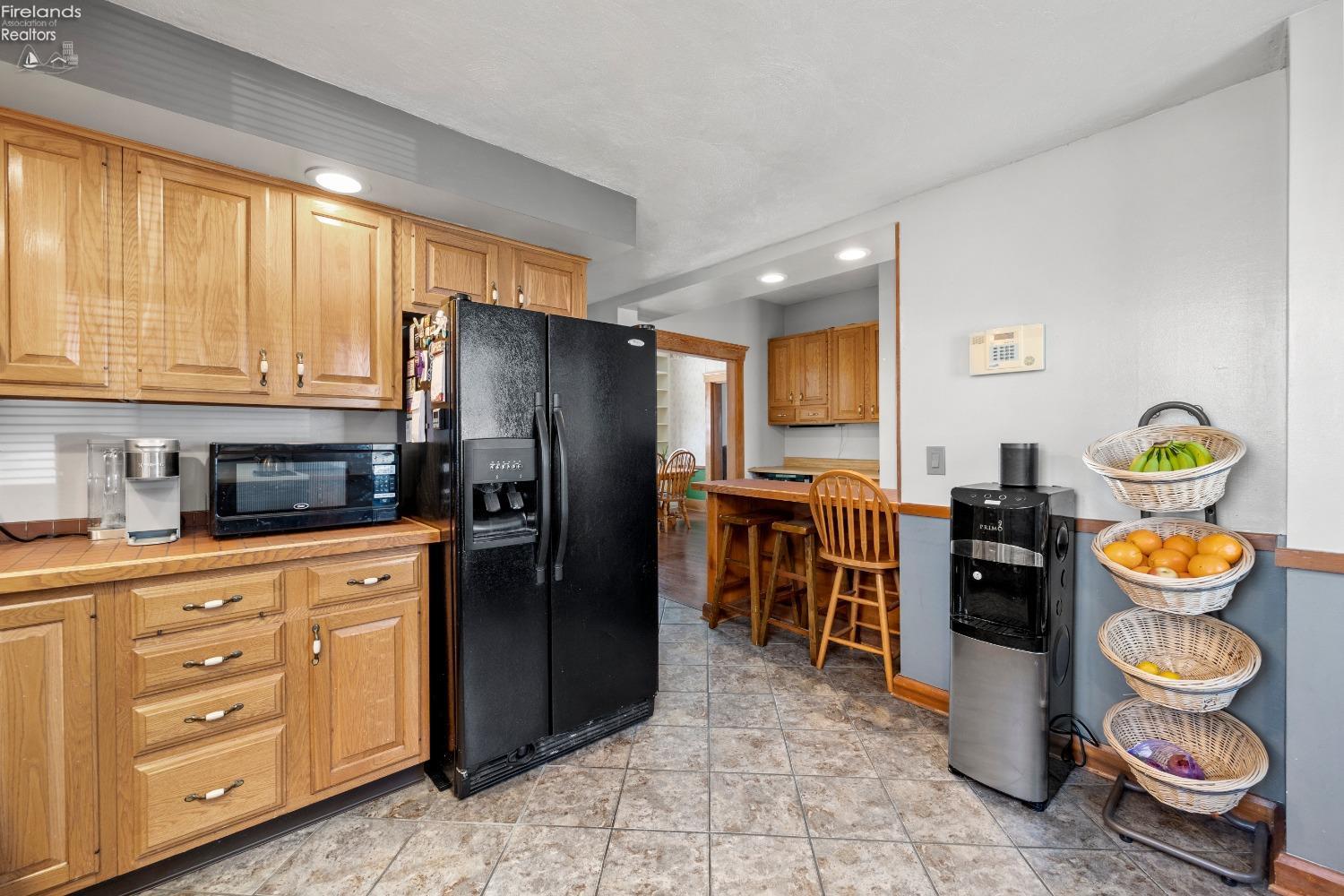 483 N Main St
