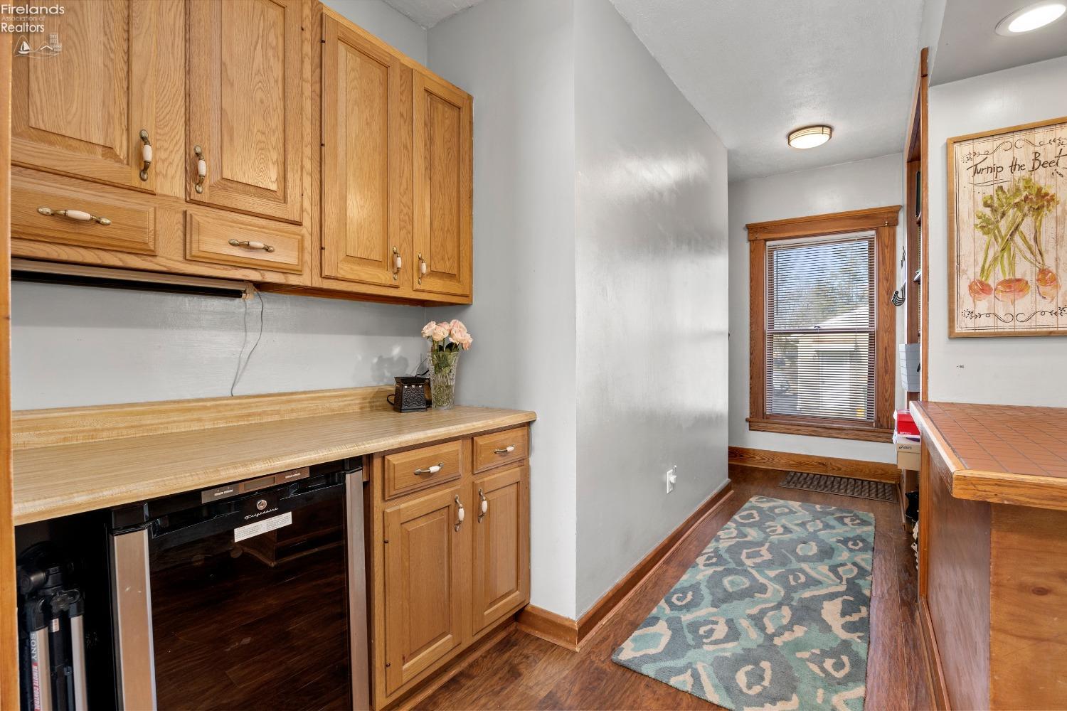 483 N Main St
