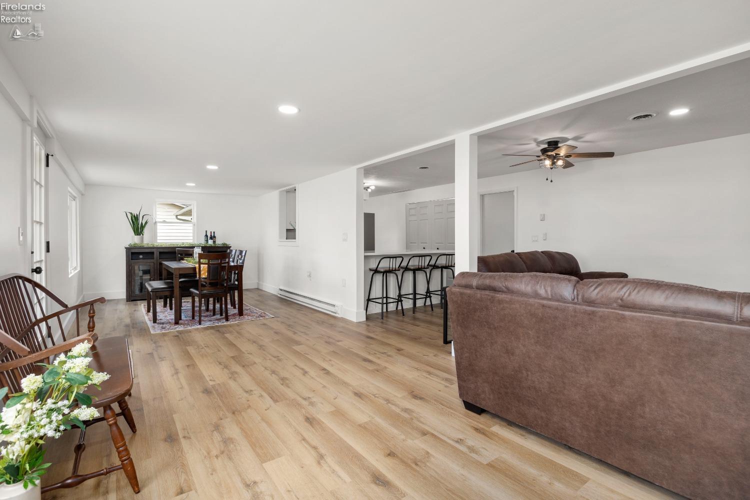 2718 W 37th