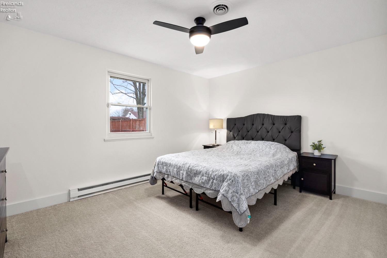 2718 W 37th