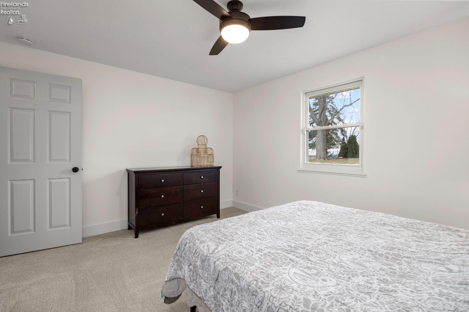 2718 W 37th