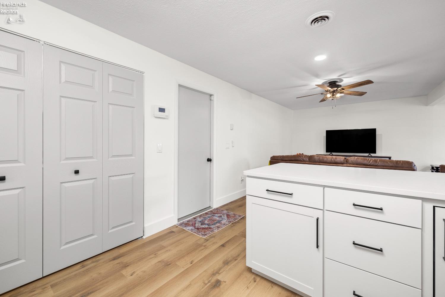 2718 W 37th