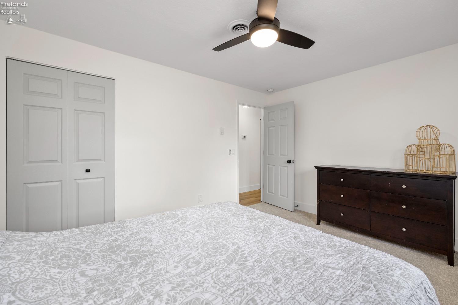 2718 W 37th