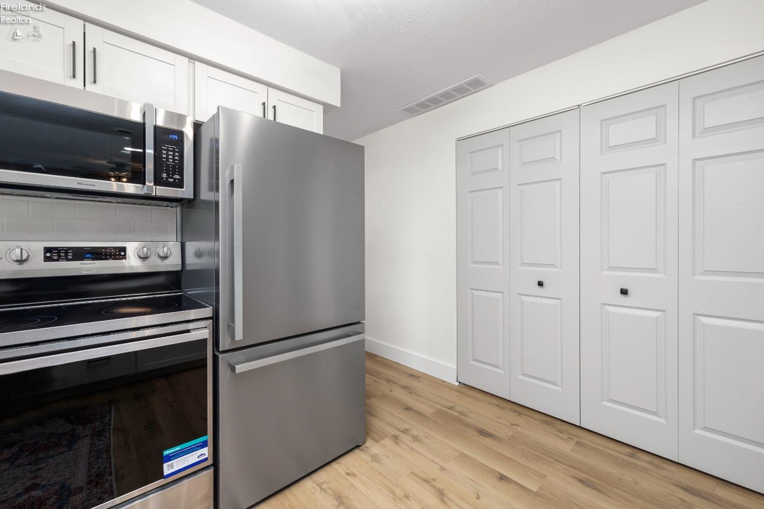 2718 W 37th