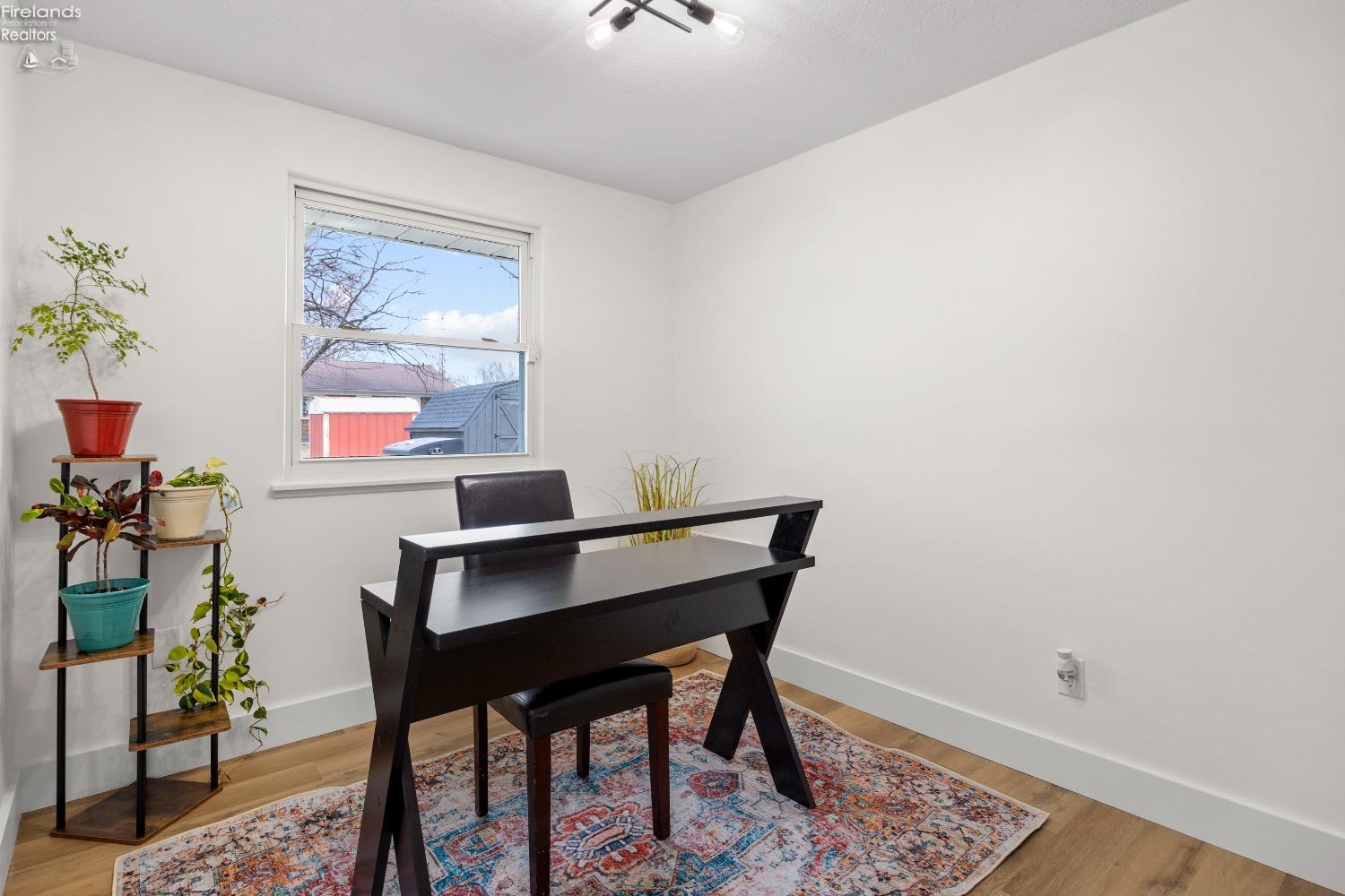 2718 W 37th