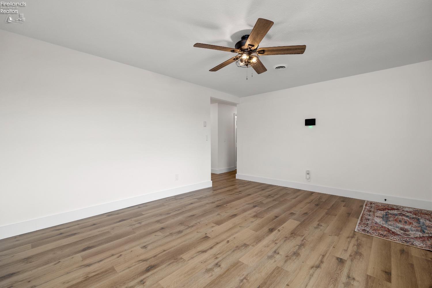 2718 W 37th