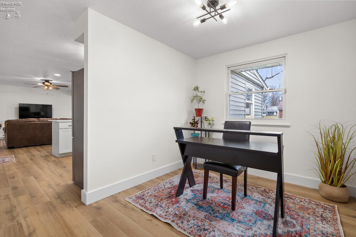 2718 W 37th