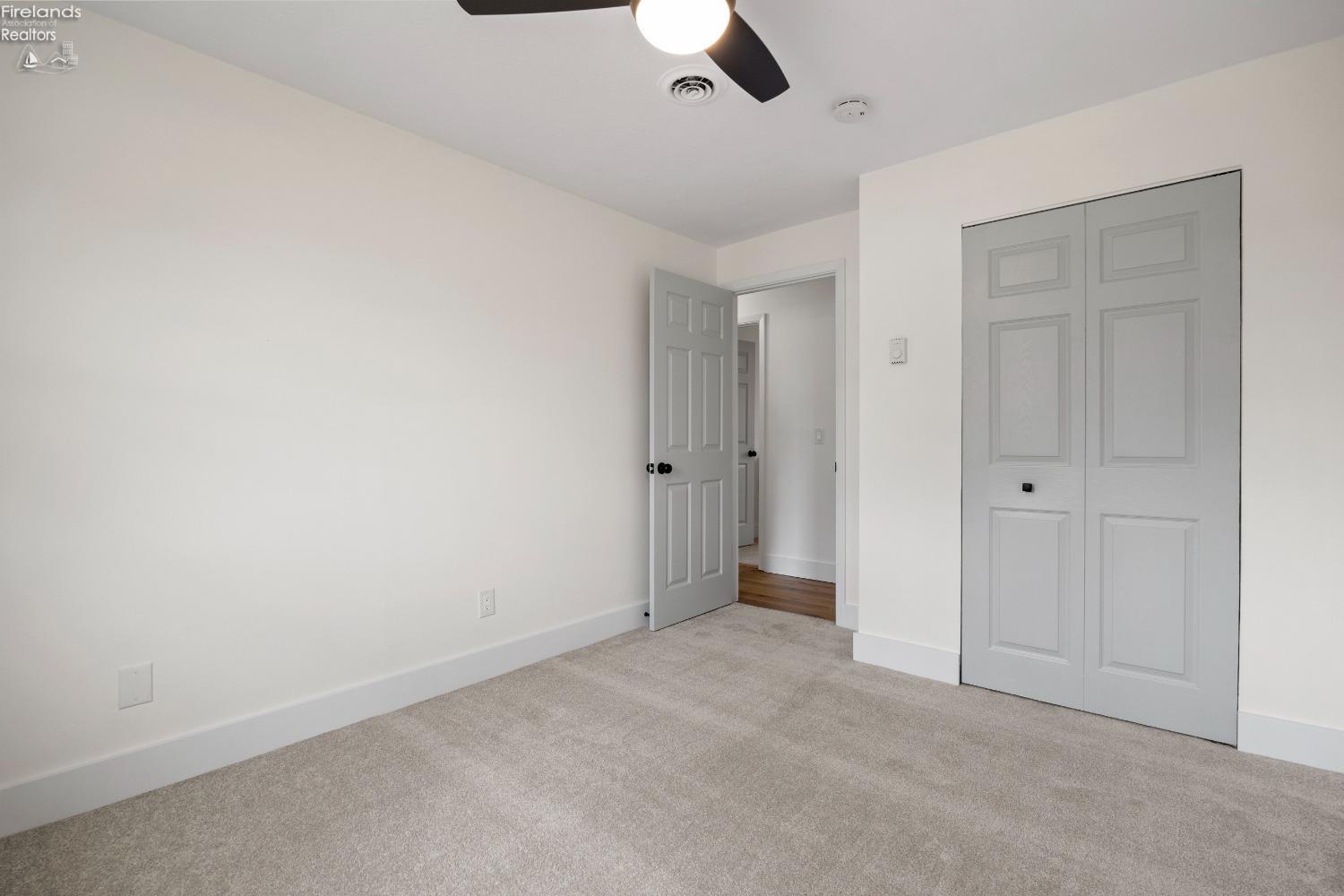 2718 W 37th