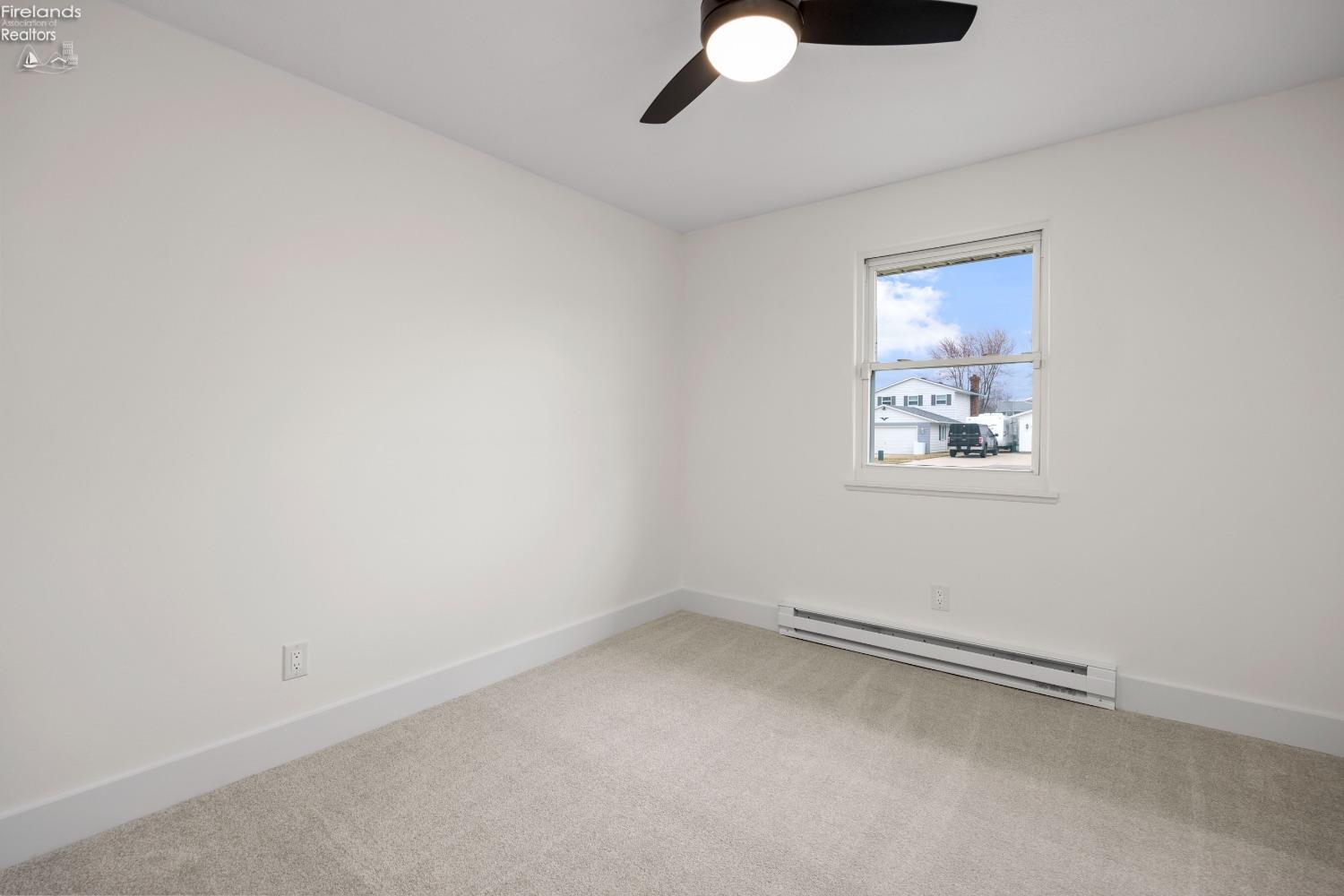 2718 W 37th