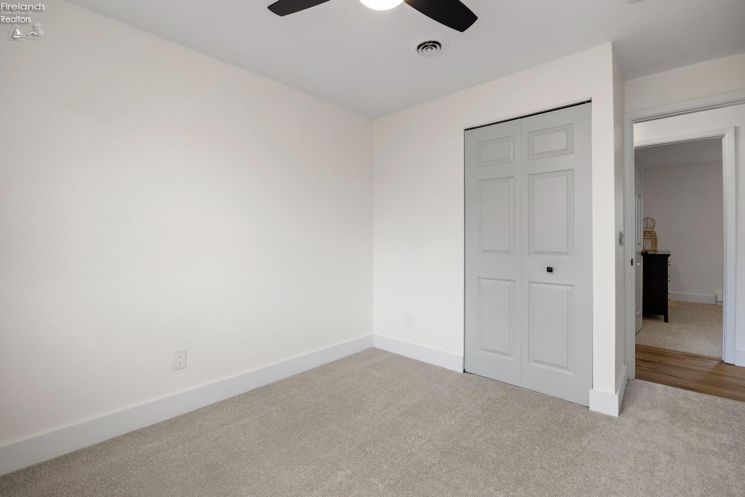 2718 W 37th