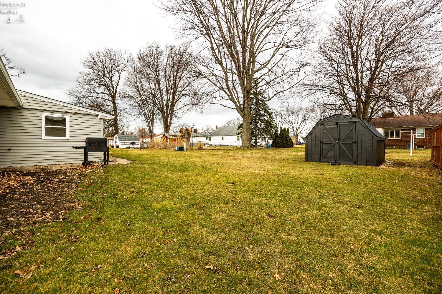 2718 W 37th