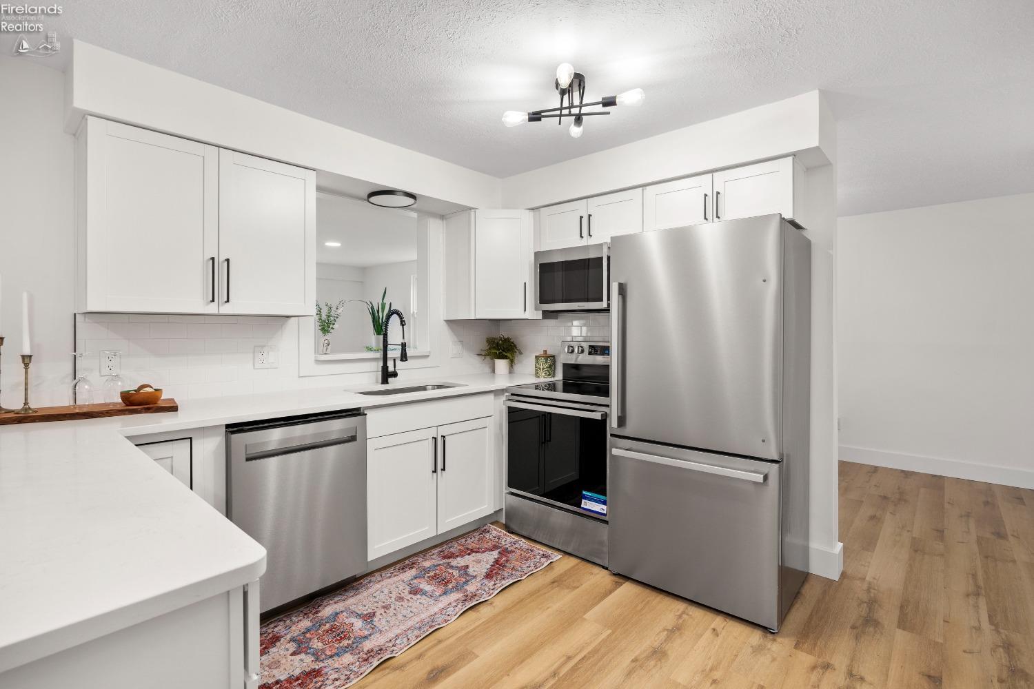 2718 W 37th