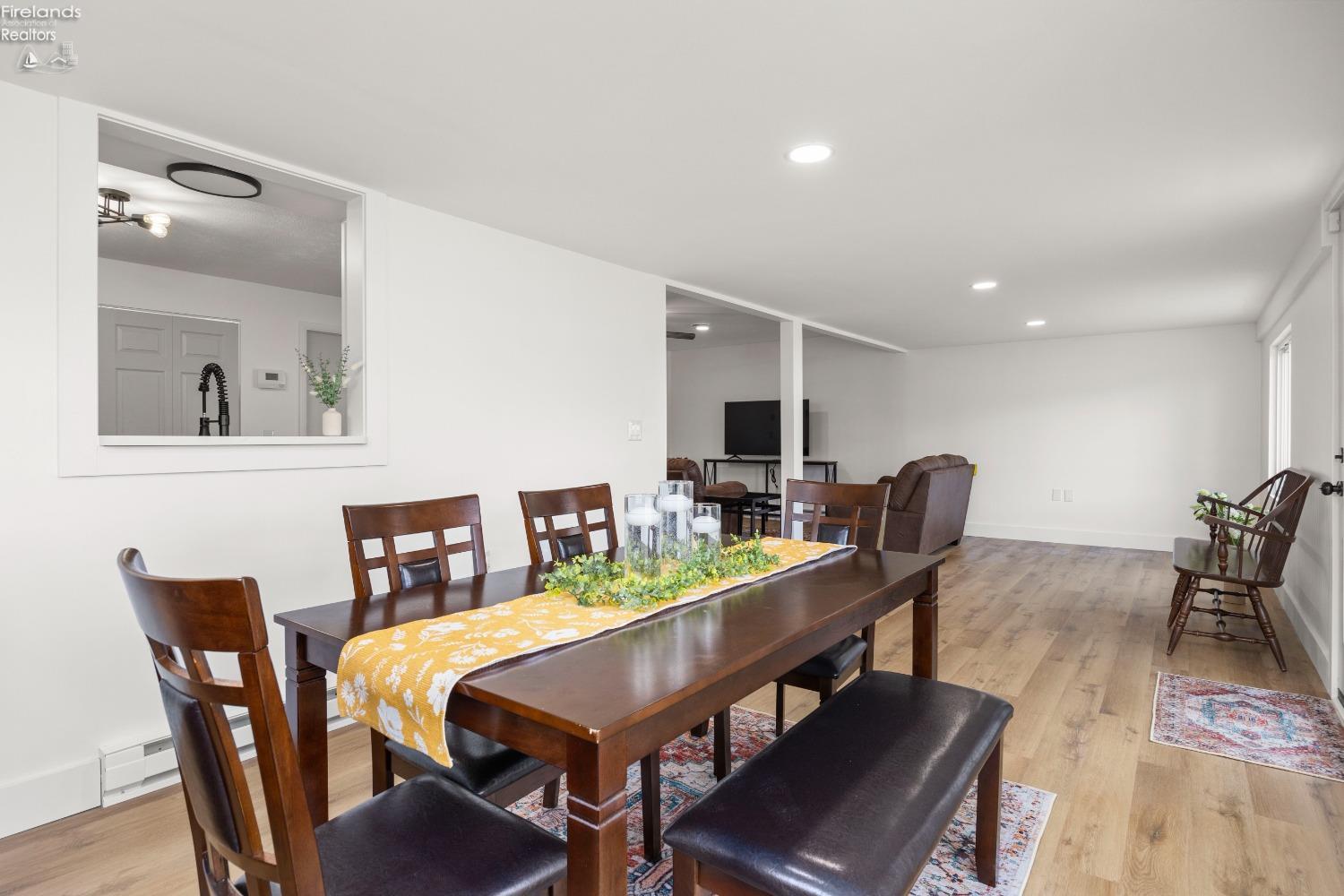 2718 W 37th