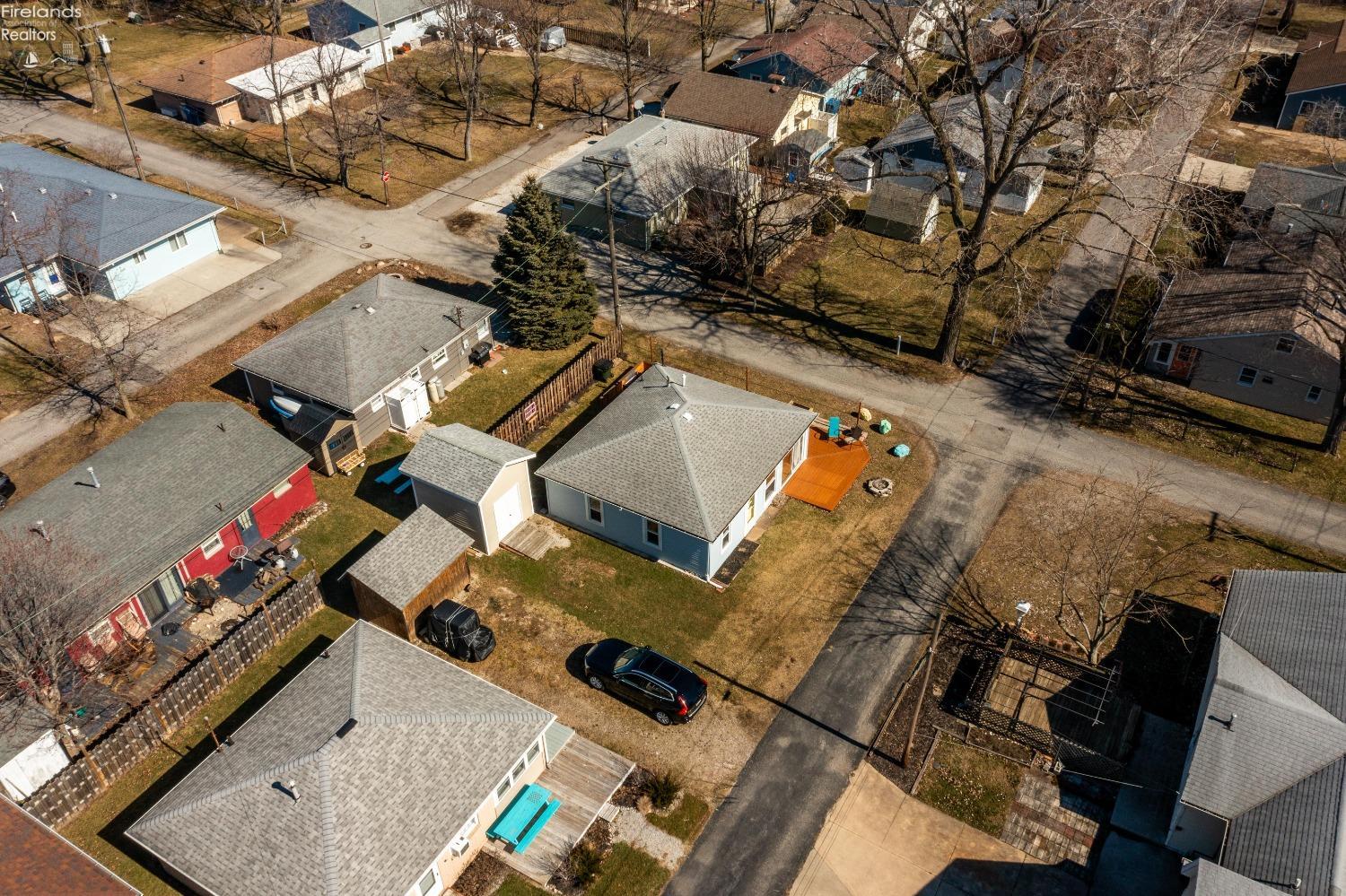 5831 E Poplar Avenue